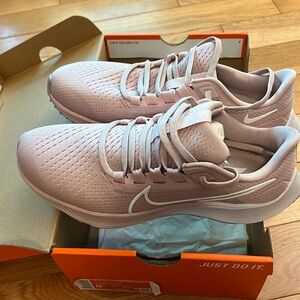 Nike Air Zoom  Pegasus 38. Rose color, size 8.5